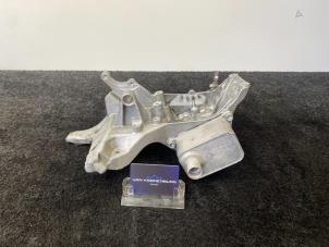 Gebruikte Oliefilterhuis Audi A4 (B8) 1.8 TFSI 16V Prijs € 35,01 Inclusief btw aangeboden door Van Kronenburg Engines