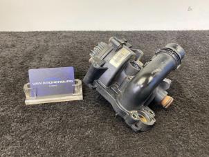 Gebruikte Thermostaathuis Volkswagen Golf VI (5K1) 2.0 GTI 16V Prijs € 49,95 Inclusief btw aangeboden door Van Kronenburg Engines