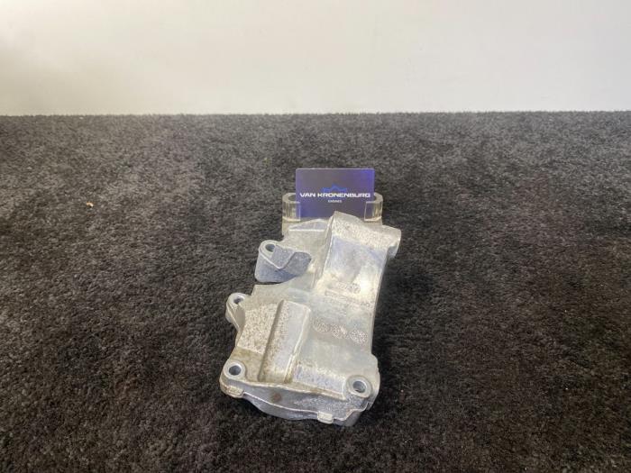 Gebruikte Dynamosteun boven Audi RS 5 (8T3) RS5 4.2 V8 32V Prijs € 24,94 Inclusief btw aangeboden door Van Kronenburg Engines
