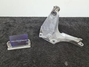 Gebruikte Motorsteun Mercedes CL (215) 5.8 CL-600 V12 36V Prijs € 50,00 Inclusief btw aangeboden door Van Kronenburg Engines