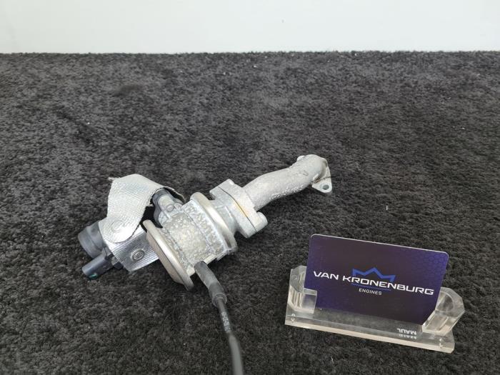 EGR Klep van een Audi RS 4 Avant (B8) 4.2 V8 32V 2015