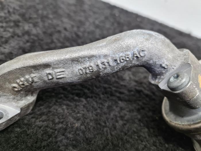 EGR Klep van een Audi RS 4 Avant (B8) 4.2 V8 32V 2015