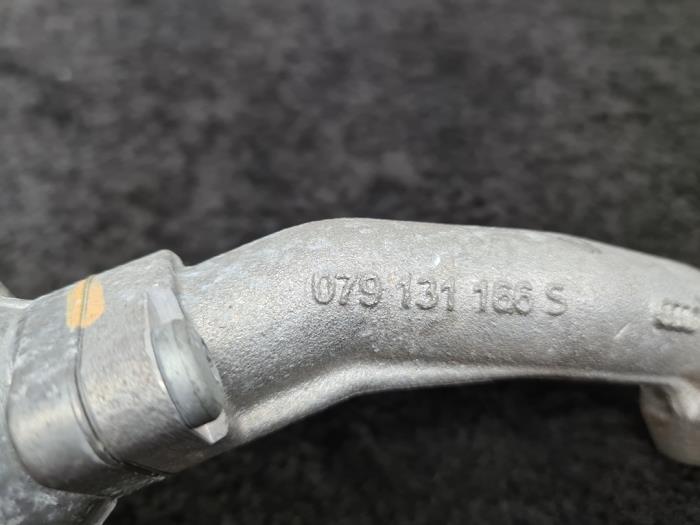 EGR Klep van een Audi RS 4 Avant (B8) 4.2 V8 32V 2015