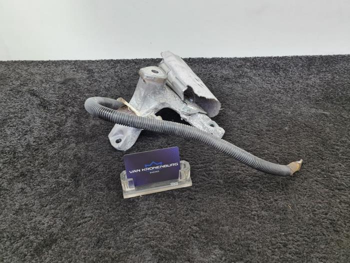 Gebruikte Motorsteun Audi RS 5 (8F7) 4.2 V8 32V Prijs € 15,00 Inclusief btw aangeboden door Van Kronenburg Engines