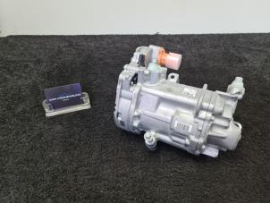 Nieuwe Pomp Airco Mercedes C (W206) C-400 e 2.0 Turbo 4-Matic Prijs € 600,00 Inclusief btw aangeboden door Van Kronenburg Engines