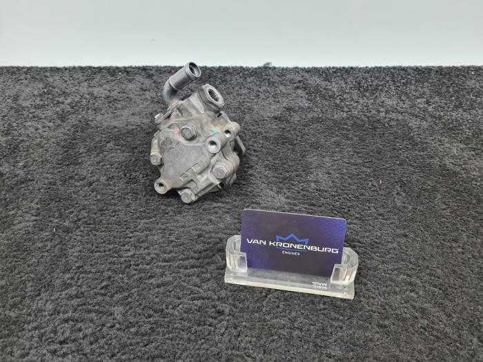 Gebruikte Pomp Servo Volkswagen Transporter/Caravelle T5 2.0 TDI DRF 4Motion Prijs € 75,00 Inclusief btw aangeboden door Van Kronenburg Engines