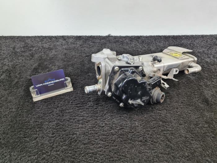 EGR koeler van een Audi A5 (8T3) 2.0 TDI 16V 2012