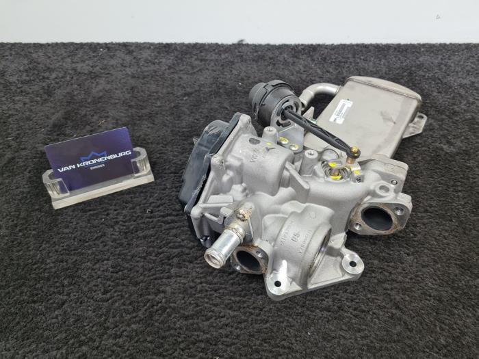 EGR koeler van een Audi A5 (8T3) 2.0 TDI 16V 2012