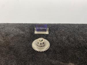 Gebruikte Nokkenas Tandwiel Volkswagen Touareg (7LA/7L6) 3.0 TDI V6 24V Prijs € 75,00 Inclusief btw aangeboden door Van Kronenburg Engines