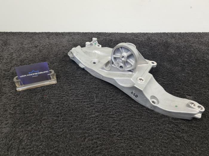 Gebruikte Dynamosteun onder Ford Kuga II (DM2) 2.0 TDCi 16V 150 Prijs € 35,01 Inclusief btw aangeboden door Van Kronenburg Engines