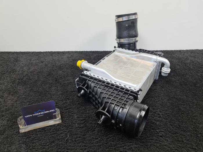 Nieuwe Intercooler Mercedes C-Klasse AMG (W206) C-63S E-Performance AMG 2.0 Turbo 4-Matic+ Prijs € 460,01 Inclusief btw aangeboden door Van Kronenburg Engines