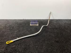 Gebruikte Olie Peilstok Mercedes C (W205) C-200 2.0 CGI 16V Prijs € 20,00 Inclusief btw aangeboden door Van Kronenburg Engines