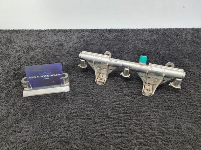 Gebruikte Common rail (Injectie) Porsche 911 (997) 3.6 24V Carrera 4 Prijs € 50,00 Inclusief btw aangeboden door Van Kronenburg Engines