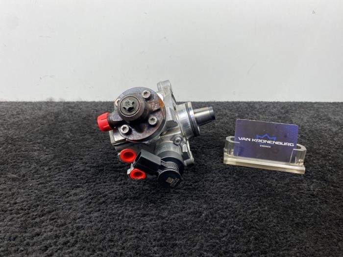 Dieselpomp van een Mercedes-Benz Vito (447.6) 2.0 116 CDI 16V 4x4 2021