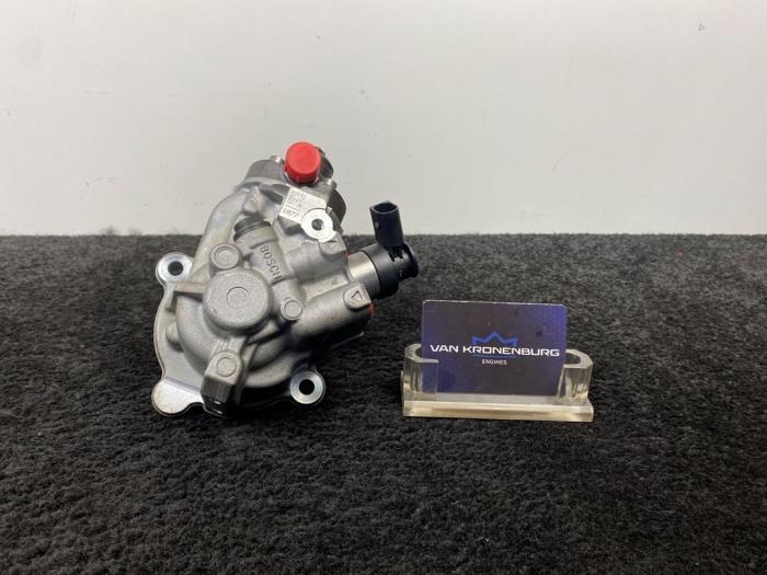 Dieselpomp van een Mercedes-Benz Vito (447.6) 2.0 116 CDI 16V 4x4 2021