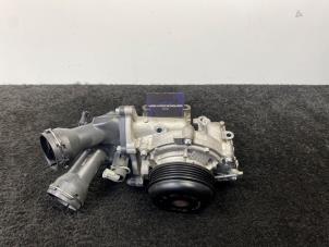 Gebruikte Waterpomp Mercedes C (W205) C-200d 1.6 Turbo 16V Prijs € 60,00 Inclusief btw aangeboden door Van Kronenburg Engines