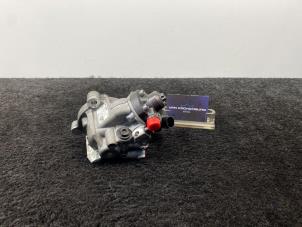 Gebruikte Dieselpomp Mercedes Vito (447.6) 2.0 116 CDI 16V 4x4 Prijs € 350,00 Inclusief btw aangeboden door Van Kronenburg Engines