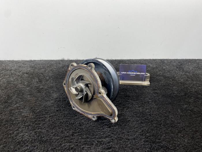 Gebruikte Waterpomp Audi Q7 (4LB) 3.0 TDI V6 24V Prijs € 50,00 Inclusief btw aangeboden door Van Kronenburg Engines