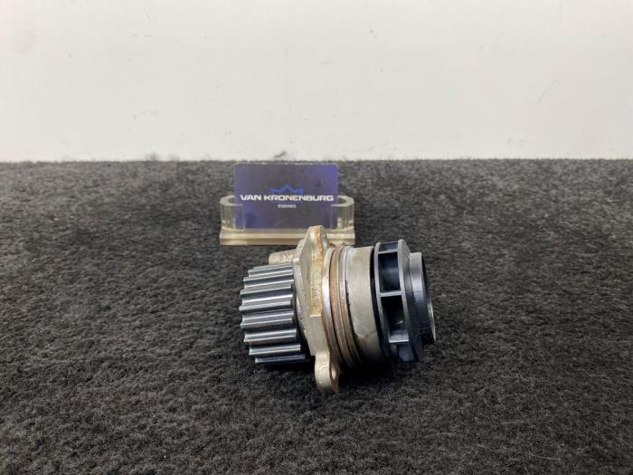 Gebruikte Waterpomp Audi Q5 (8RB) 2.0 TDI 16V Quattro Prijs € 30,00 Inclusief btw aangeboden door Van Kronenburg Engines