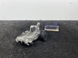 Gebruikte Dynamosteun boven Audi A4 (B8) 2.7 TDI V6 24V Prijs € 20,00 Inclusief btw aangeboden door Van Kronenburg Engines