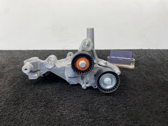 Gebruikte Dynamosteun boven Opel Movano Combi 2.3 CDTi 16V Prijs € 20,00 Inclusief btw aangeboden door Van Kronenburg Engines