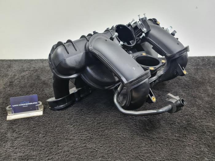 Gebruikte Inlaatspruitstuk BMW 5 serie (F10) 530i 24V Prijs € 150,00 Inclusief btw aangeboden door Van Kronenburg Engines