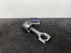 Gebruikte Zuiger Audi A4 (B8) 2.0 TDI 16V Prijs € 50,00 Inclusief btw aangeboden door Van Kronenburg Engines