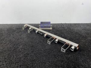 Gebruikte Injector brug BMW 3 serie (E92) 330i 24V Prijs € 69,95 Inclusief btw aangeboden door Van Kronenburg Engines