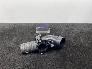 Gebruikte Luchthoeveelheidsmeter Audi A5 (8T3) 2.0 TDI 16V Prijs € 20,00 Inclusief btw aangeboden door Van Kronenburg Engines