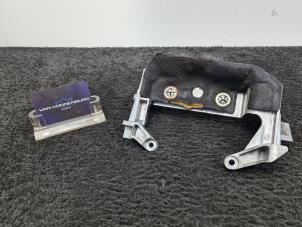 Gebruikte Motorrubber Mercedes ML II (164/4JG) 4.0 ML-420 CDI 4-Matic V8 32V Prijs € 15,00 Inclusief btw aangeboden door Van Kronenburg Engines