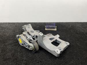 Gebruikte Dynamosteun boven Volkswagen Golf V (1K1) 2.0 GTI 16V Prijs € 25,00 Inclusief btw aangeboden door Van Kronenburg Engines