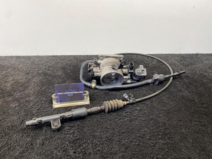 Gebruikte Gasklephuis Porsche 911 (996) 3.6 Carrera 24V Prijs € 99,99 Inclusief btw aangeboden door Van Kronenburg Engines