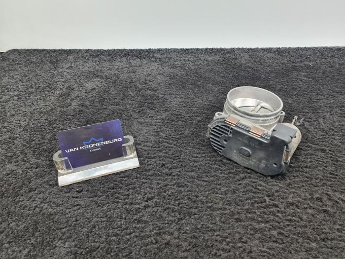 Gebruikte Gasklephuis Porsche 911 (996) 3.6 Carrera 24V Prijs € 14,96 Inclusief btw aangeboden door Van Kronenburg Engines