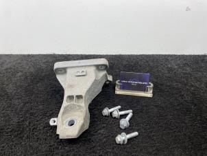 Gebruikte Motorsteun Landrover Range Rover IV (LG) 5.0 V8 32V Supercharged Prijs € 50,00 Inclusief btw aangeboden door Van Kronenburg Engines