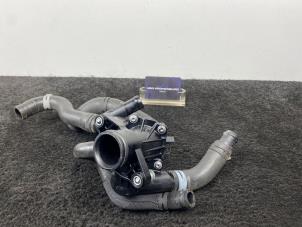 Gebruikte Thermostaathuis Mercedes A (W176) 1.6 A-160 16V Prijs € 99,99 Inclusief btw aangeboden door Van Kronenburg Engines