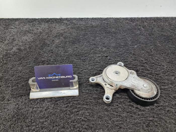 Gebruikte Spanner multiriem Mercedes GLA (156.9) 1.6 180 16V Prijs € 24,95 Inclusief btw aangeboden door Van Kronenburg Engines