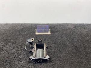 Gebruikte Olie niveau sensor Mercedes CLS (C219) 320 CDI 24V Prijs € 20,00 Inclusief btw aangeboden door Van Kronenburg Engines