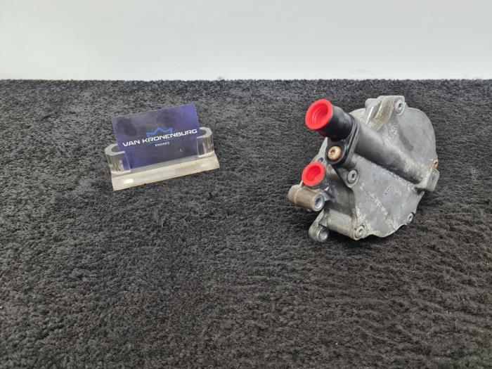 Gebruikte Vacuumpomp (Benzine) BMW 6 serie (F13) 650i V8 32V Prijs € 45,00 Inclusief btw aangeboden door Van Kronenburg Engines