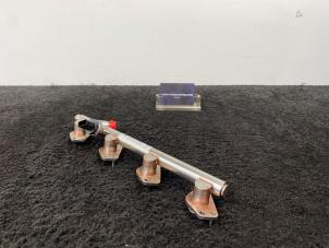 Gebruikte Common rail (Injectie) Mercedes C AMG (C205) 4.0 C-63 AMG V8 Biturbo Prijs € 75,00 Inclusief btw aangeboden door Van Kronenburg Engines