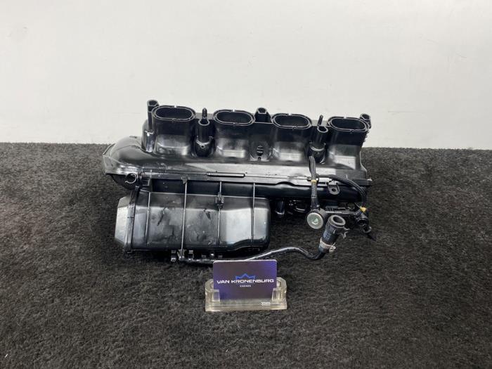 Spruitstuk Inlaat van een Mercedes-Benz C (W205) C-200 2.0 CGI 4-Matic 16V 2018
