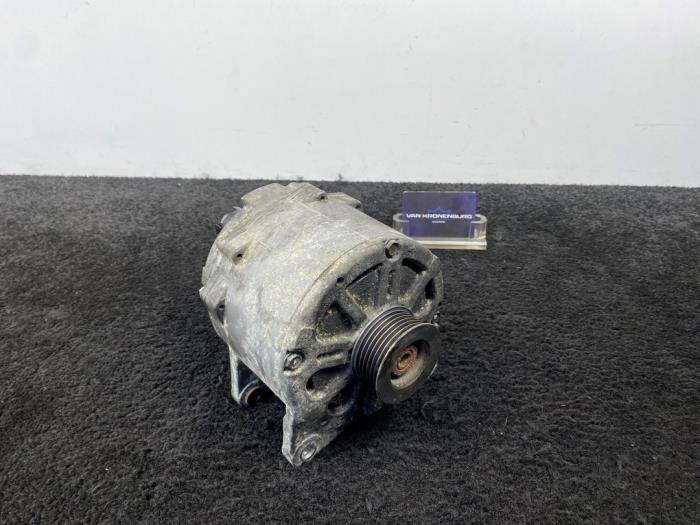 Gebruikte Dynamo Volkswagen Touareg (7LA/7L6) 3.0 TDI V6 24V Prijs € 150,00 Inclusief btw aangeboden door Van Kronenburg Engines