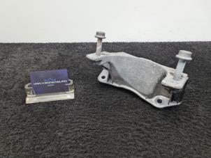 Gebruikte Motorsteun Porsche Panamera Sport Turismo (971H) 2.9 V6 24V 4S Prijs € 50,00 Inclusief btw aangeboden door Van Kronenburg Engines