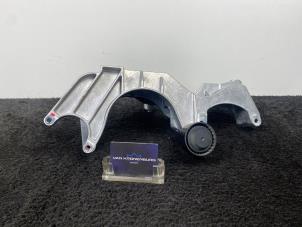 Gebruikte Dynamosteun boven Porsche Cayenne (9PA) 3.2 V6 24V Prijs € 30,00 Inclusief btw aangeboden door Van Kronenburg Engines