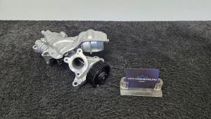 Gebruikte Waterpomp Mercedes C (W204) 1.6 C-180 16V BlueEfficiency Prijs € 99,99 Inclusief btw aangeboden door Van Kronenburg Engines