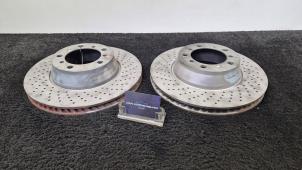 Gebruikte Remschijf achter Porsche 911 (991) 3.4 24V Carrera 4 Prijs € 150,00 Inclusief btw aangeboden door Van Kronenburg Engines