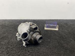 Gebruikte Waterpomp BMW 3 serie (E90) 335i 24V Prijs € 242,00 Inclusief btw aangeboden door Van Kronenburg Engines