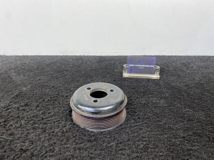 Gebruikte Poelie Waterpomp Landrover Discovery III (LAA/TAA) 2.7 TD V6 Van Prijs € 40,00 Inclusief btw aangeboden door Van Kronenburg Engines