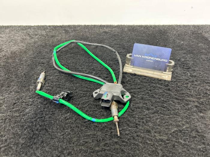 Gebruikte Temperatuursensor Motor Renault Master III (FV) 2.3 dCi 135 16V RWD Prijs € 95,00 Inclusief btw aangeboden door Van Kronenburg Engines