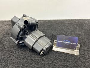 Gebruikte Secundaire Pomp Mercedes S (W220) 5.0 S-500 V8 24V Prijs € 45,00 Inclusief btw aangeboden door Van Kronenburg Engines