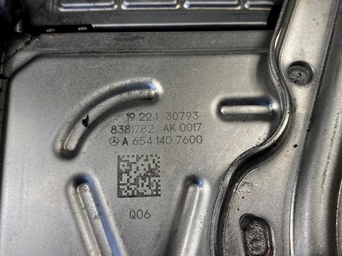 EGR koeler van een Mercedes-Benz E (W213) E-200d 2.0 Turbo 16V 2021